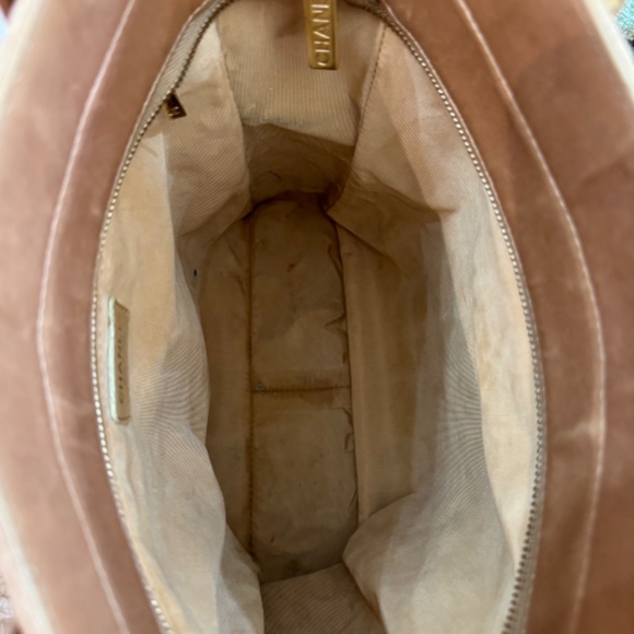 CHANEL GOLD TOTE - Picture 13 of 14